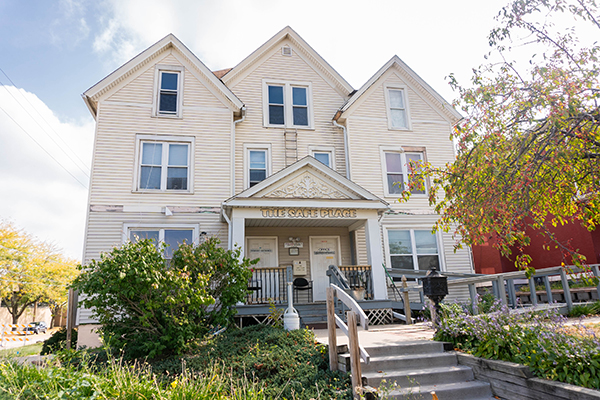 yellow safe place house in Cedar Rapids